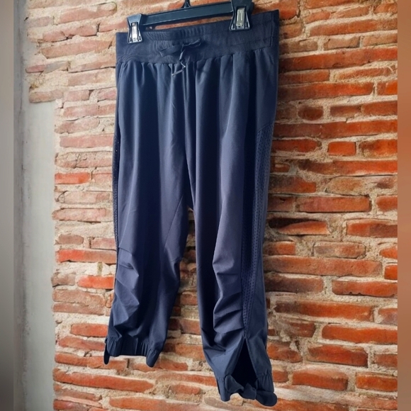 ๐3/$40 Sale! Kyodan Activewear Quick Dry Capris With Mesh Fabric & Side Ties - Picture 1 of 12